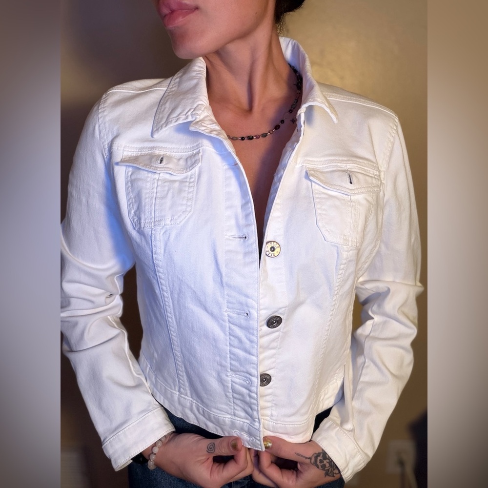Elle White Classic Y2K Jean Jacket